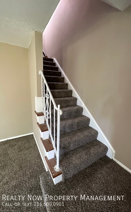 Building Photo - 4525 E 143rd St