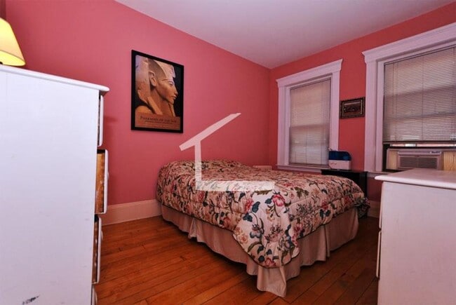 Building Photo - Fantastic Packards Corner Apt (No Undergrads, sorry!) w Laundry in Unit!  Exposed Brick, Ht and H...