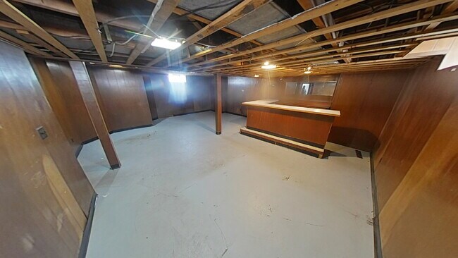 Building Photo - "3-Bedroom Gem with Spacious Living in Ros...