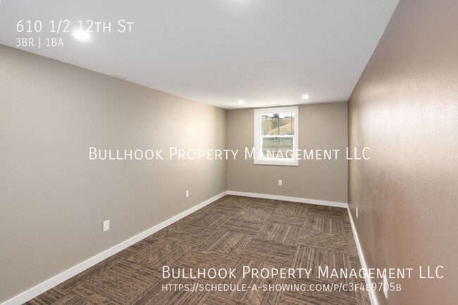 Building Photo - 610 1/2 12th St-