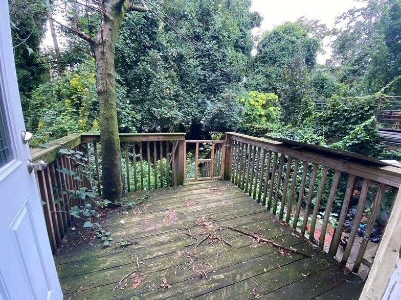 Building Photo - 43 Weirfield St