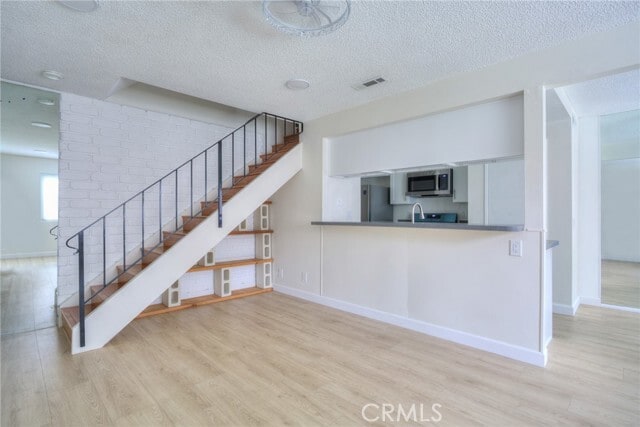 Building Photo - 1085 Sierra Madre Ave