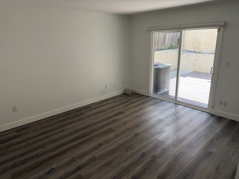 Building Photo - 1633 Goodman Ave