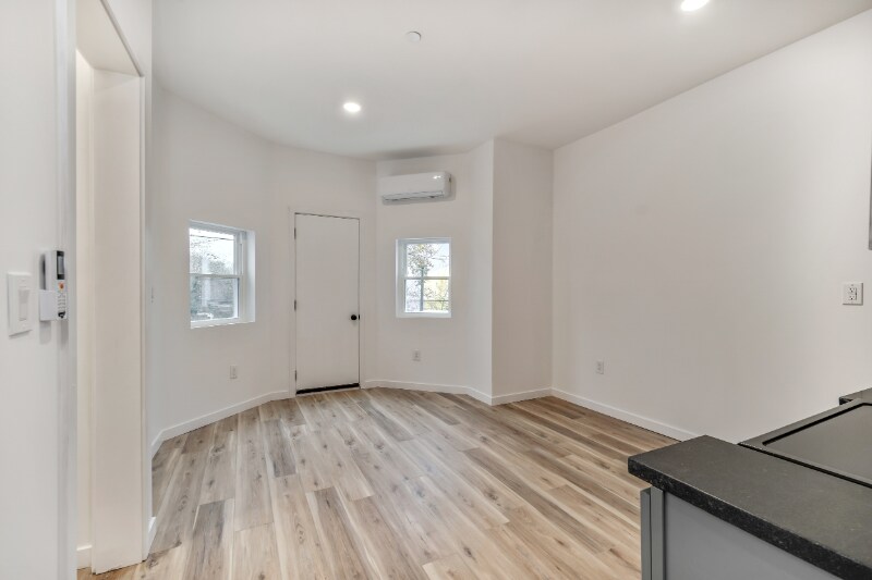 Building Photo - 3836 W Girard Ave