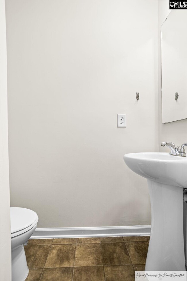 Building Photo - 115 Hemphill Rd