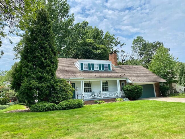 Building Photo - 1310 Forest Hills Blvd