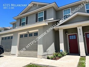 Building Photo - **COMING SOON** BEAUTIFUL 3 bedroom 2.5 ba...