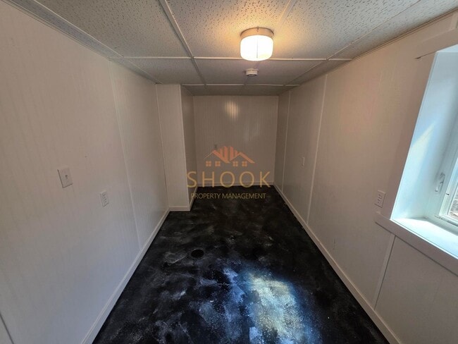 Building Photo - Cozy 3 BR Home Close to Campus and the Res...