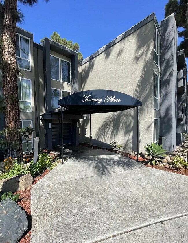 Building Photo - 4860 Rolando Ct