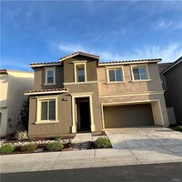 Building Photo - Stunning 4-bedroom, 3-bathroom home