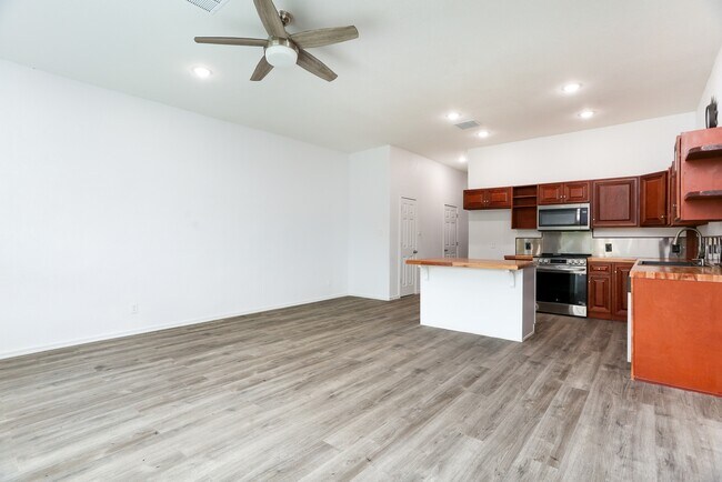 Building Photo - 8611 Key Windy Way