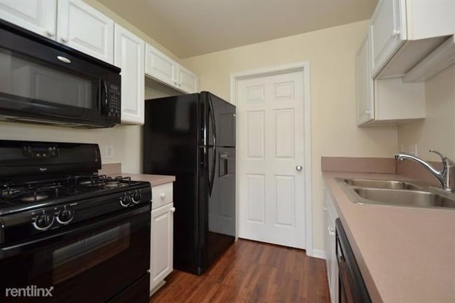 Building Photo - 1328 Addington Ln