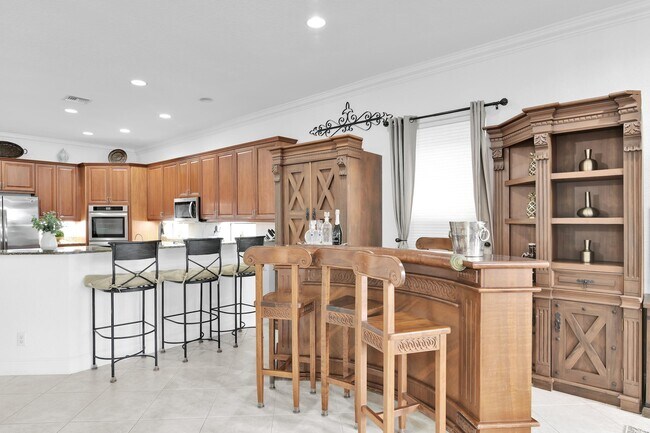 Building Photo - 10703 Versailles Blvd