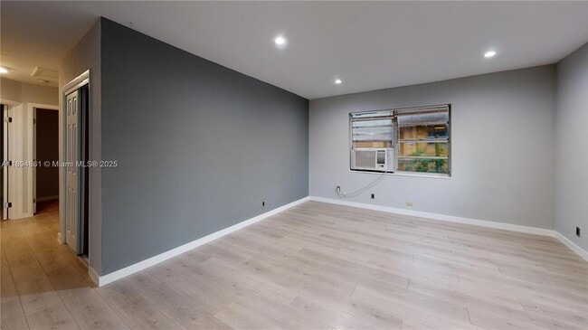 Building Photo - 404 NW 21st Terrace