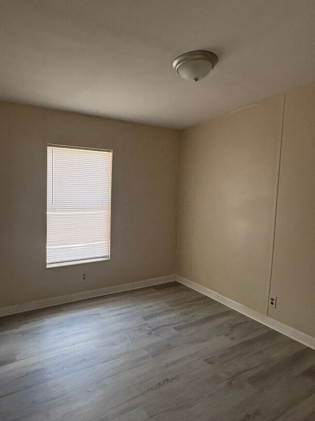 Building Photo - 10536 Bay Hills Cir