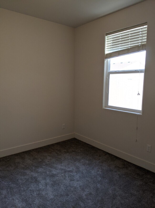 Building Photo - 2312 Vaca Way