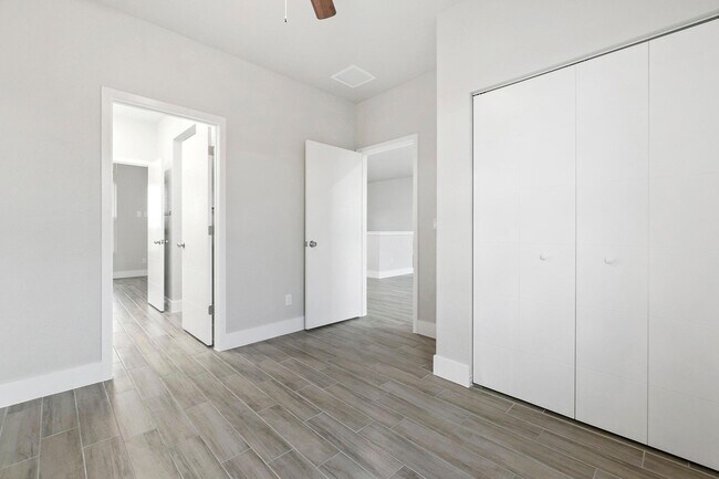 Building Photo - 1351 SW Don Ct