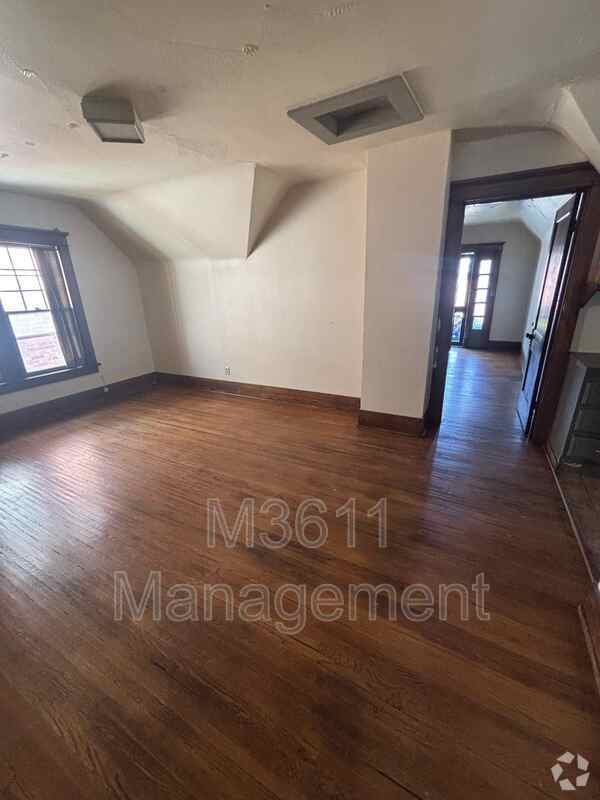 Building Photo - 1345 E St