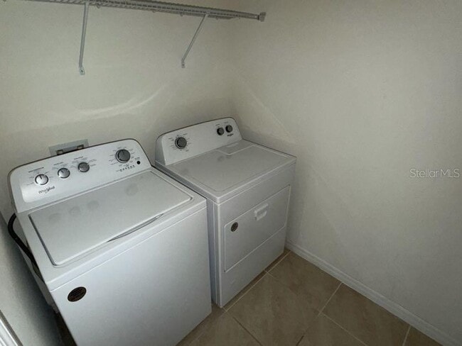 Building Photo - 7604 Oakmoss Loop