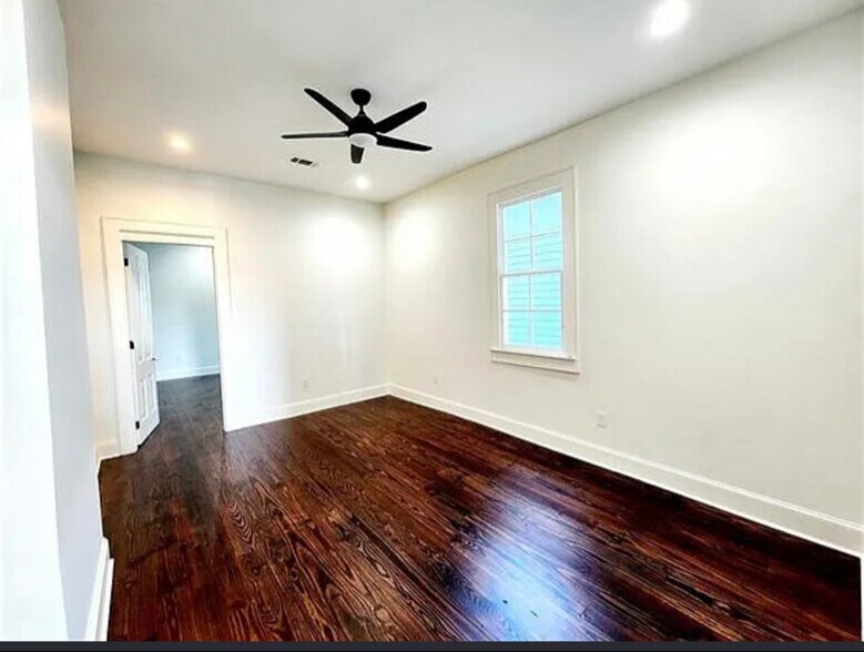 Building Photo - 1434 Louisa St