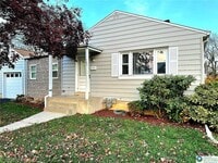 Building Photo - 1103 N Van Buren St