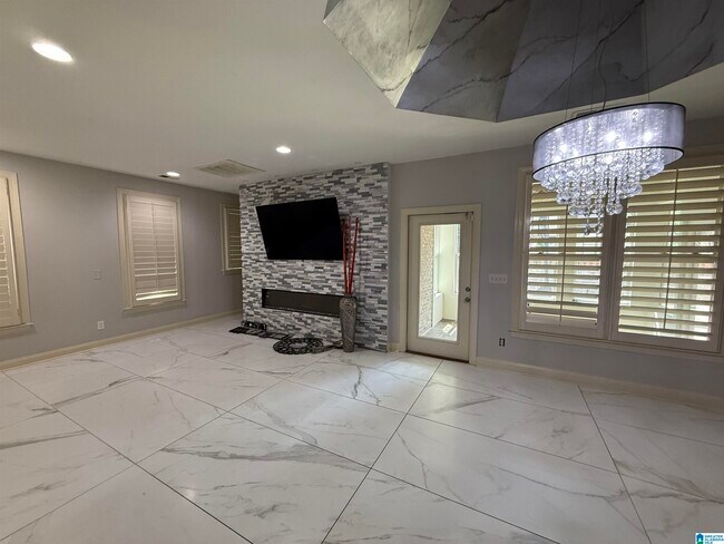 Building Photo - 2304 Arbor Glen