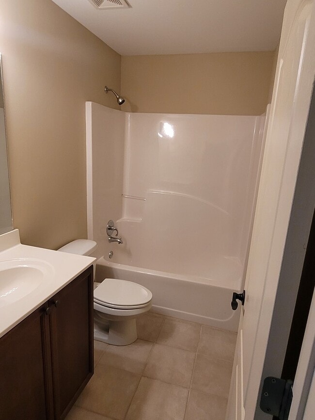 Building Photo - Home For Rent