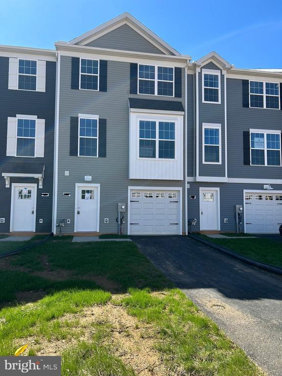 Building Photo - 364 Avon Dr