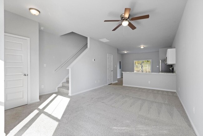 Building Photo - Townhouse For Rent in Holly Ridge