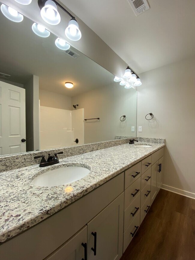Building Photo - Home for rent in Montgomery!!! View with 48 Hours Notice!
