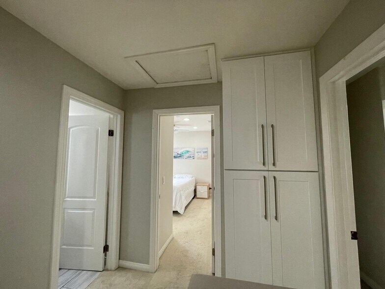 Building Photo - 404 Harbor Woods Pl