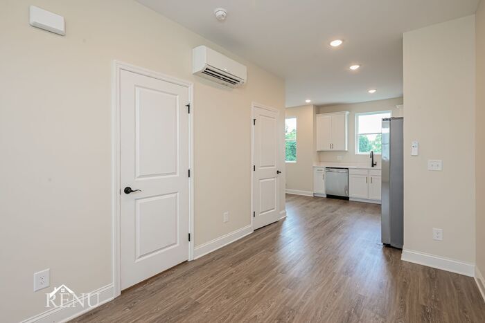 Building Photo - 5777 Sofias Cir