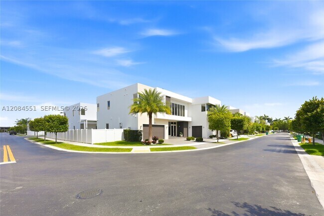Building Photo - 7525 NW 103rd Pl