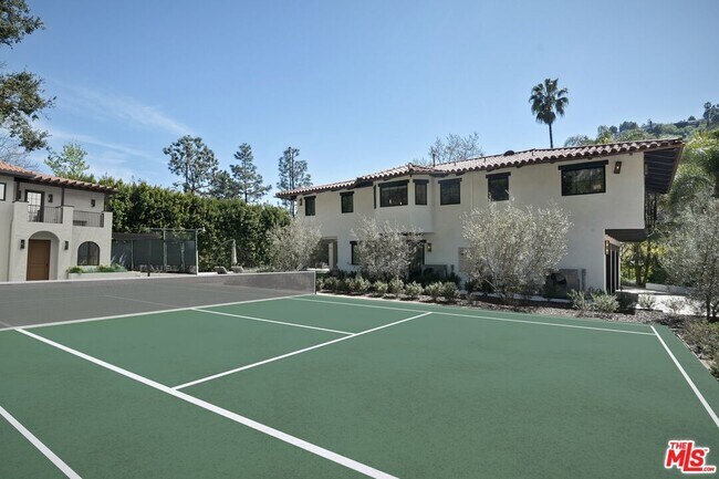 Building Photo - 7651 Willow Glen Rd