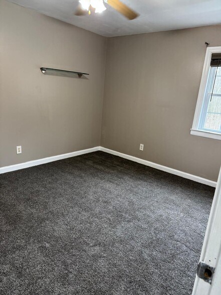 Building Photo - 1467 Charlestown Dr