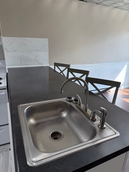 Building Photo - 217 State St