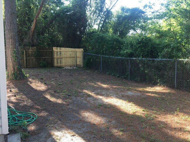Building Photo - CHARMING 3 BEDROOM HOME IN NEW BERN!