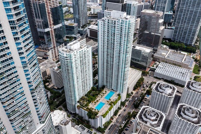 Building Photo - 950 Brickell Bay Dr