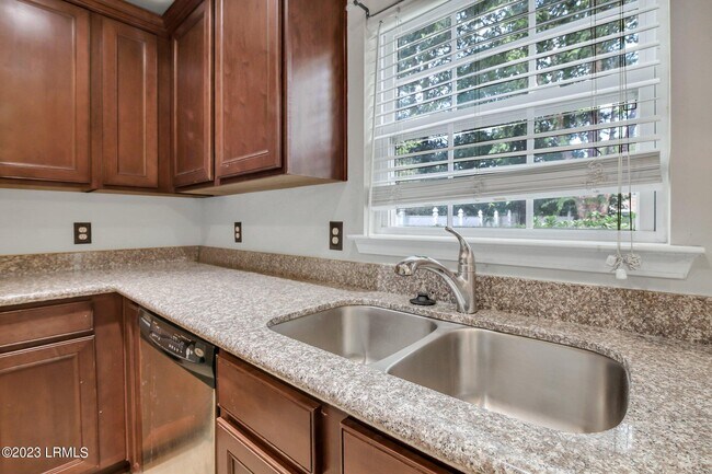 Building Photo - 7 Harbison Pl