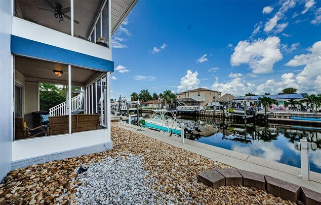 Building Photo - 2186 Edythe Dr
