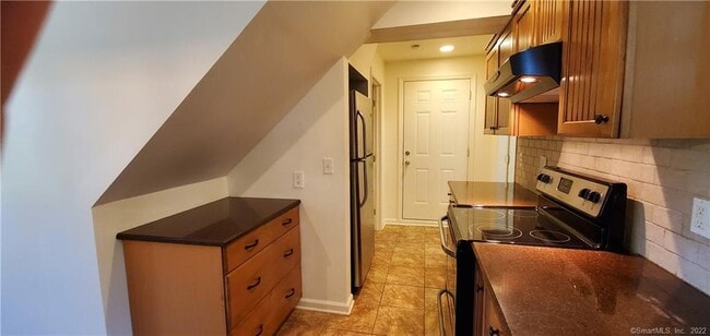 Building Photo - 246 West Ave