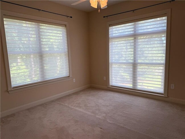 Building Photo - 1201 Grand View Dr