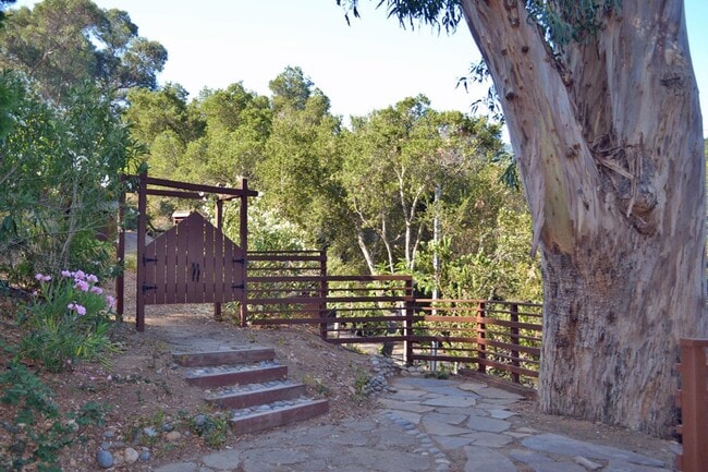Building Photo - 15900B Matilija Dr