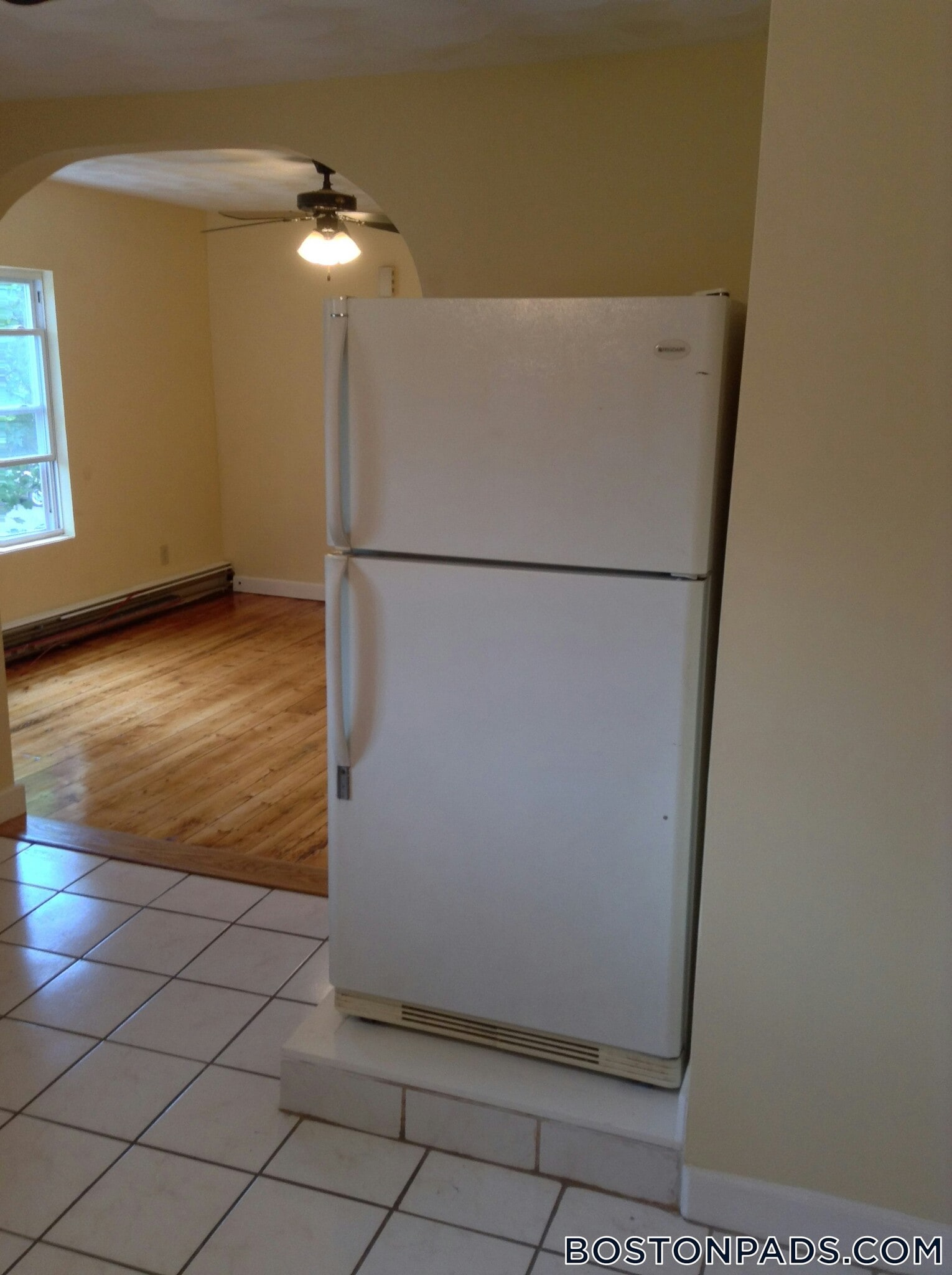 Building Photo - 247 Roxbury St