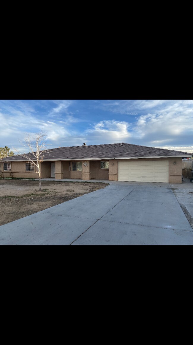 Building Photo - 16627 Ponca St