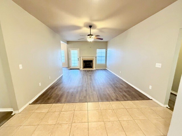 Building Photo - 2827 N Cassius Ln