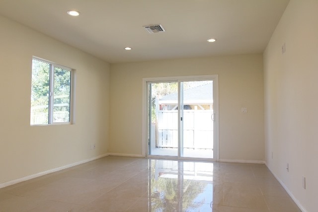 Building Photo - Upgraded 4+2.5 in Reseda w/all appliances ...