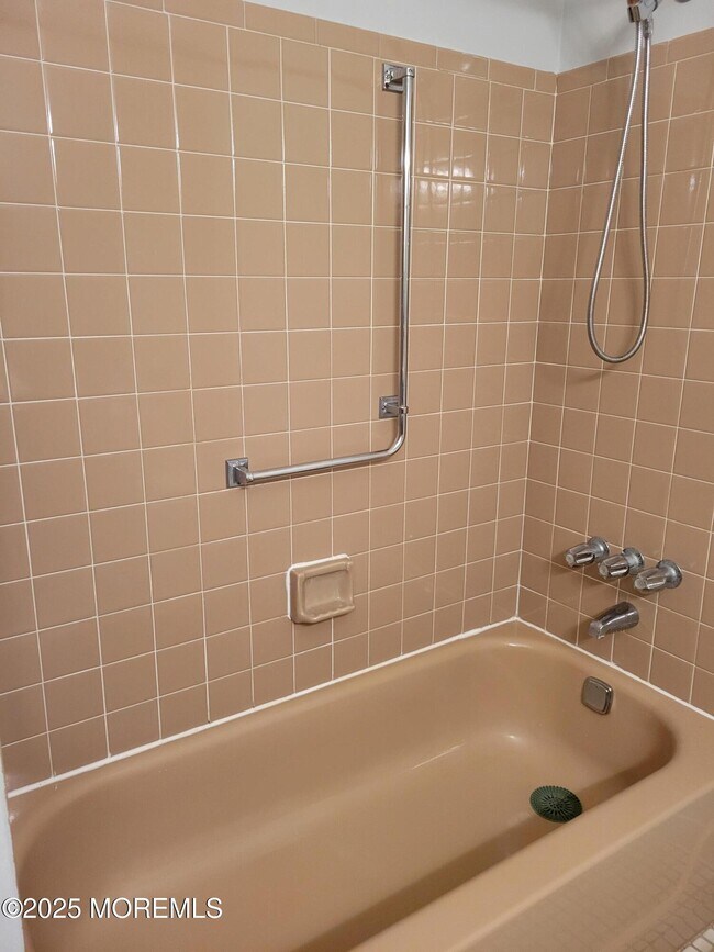 Building Photo - 43 Rodhos St