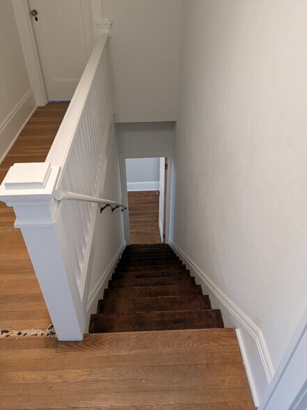 Building Photo - 1974 SE 24th Ave