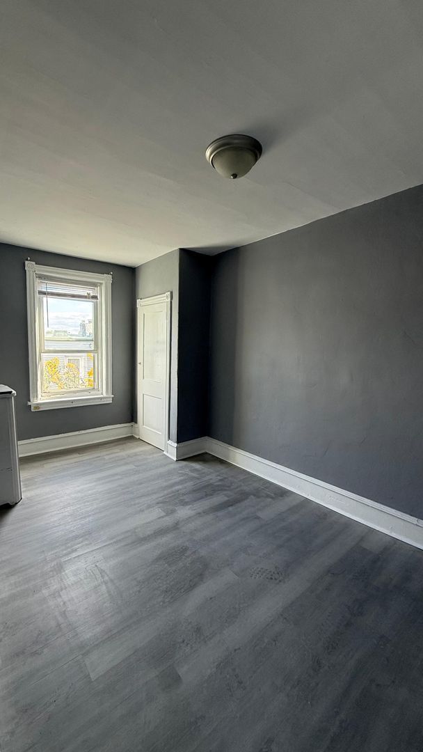 Building Photo - 5328 Hadfield St